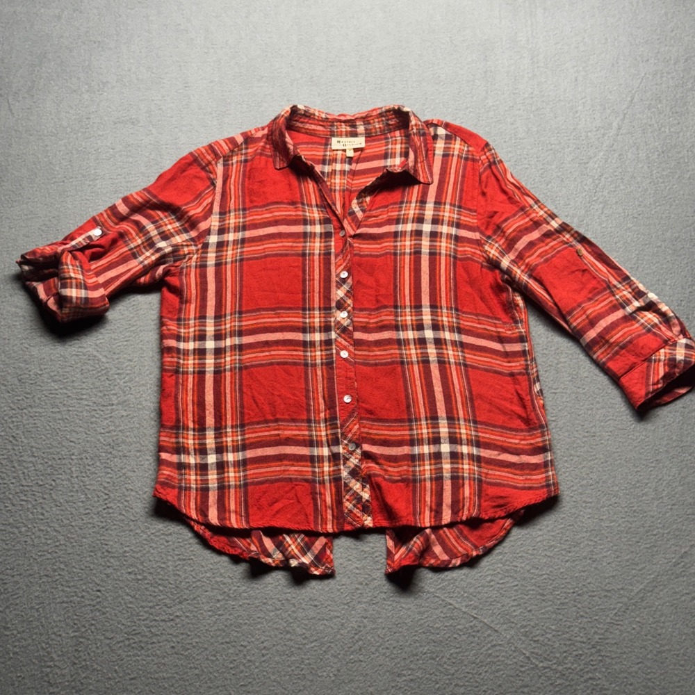 Hester & Orchard Red Plaid Shirt Womens Medium Split Back Roll Tab Sleeve Rayon